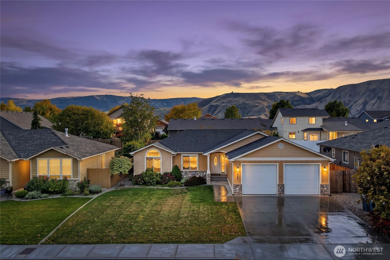Property Photo: 1386 Bopulder Loop WA 98802