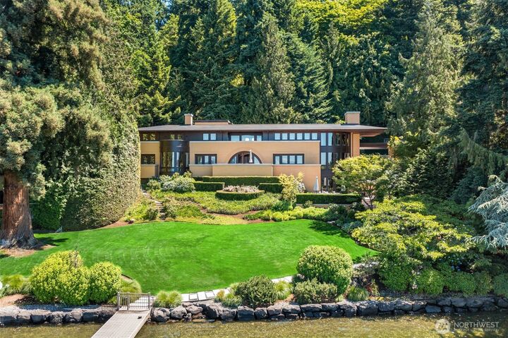 Property Photo:  415  Shoreland Drive SE  WA 98004 