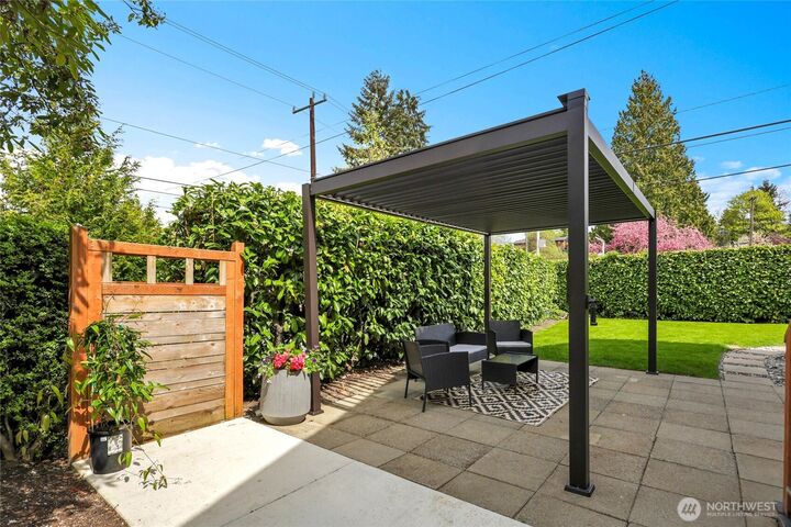 Property Photo:  7901  16th Avenue SW  WA 98106 