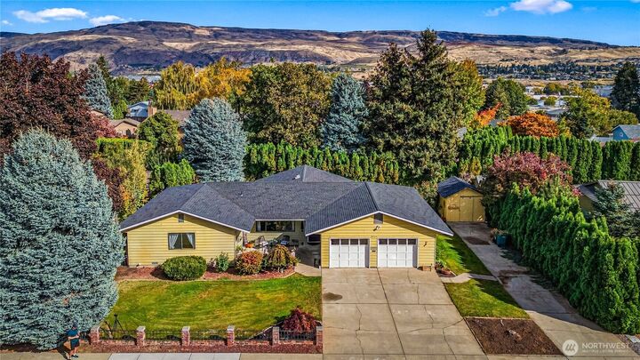 Property Photo: 2567 Lemaister Avenue WA 98801