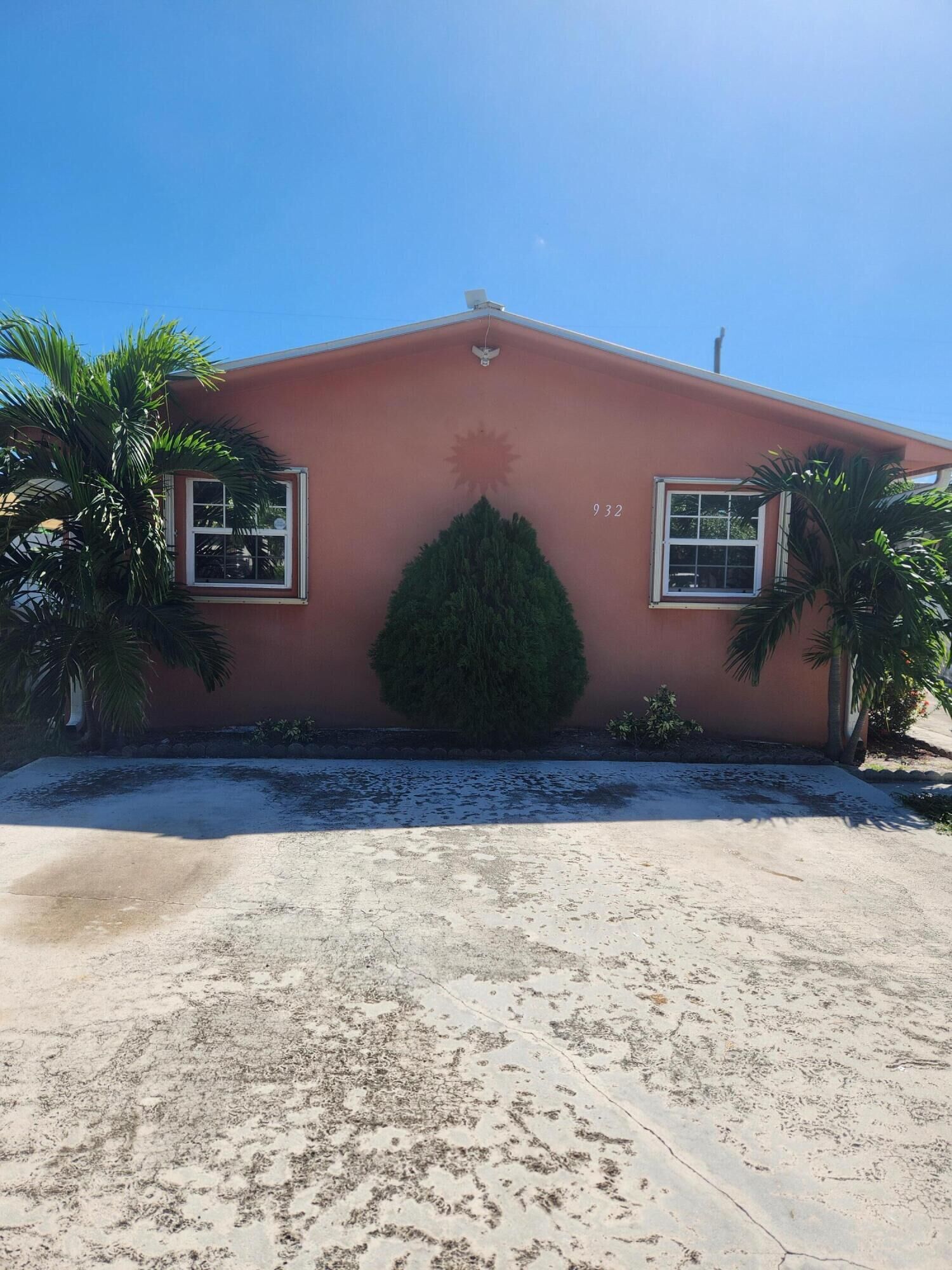 Property Photo: 932 Green Street A FL 33405