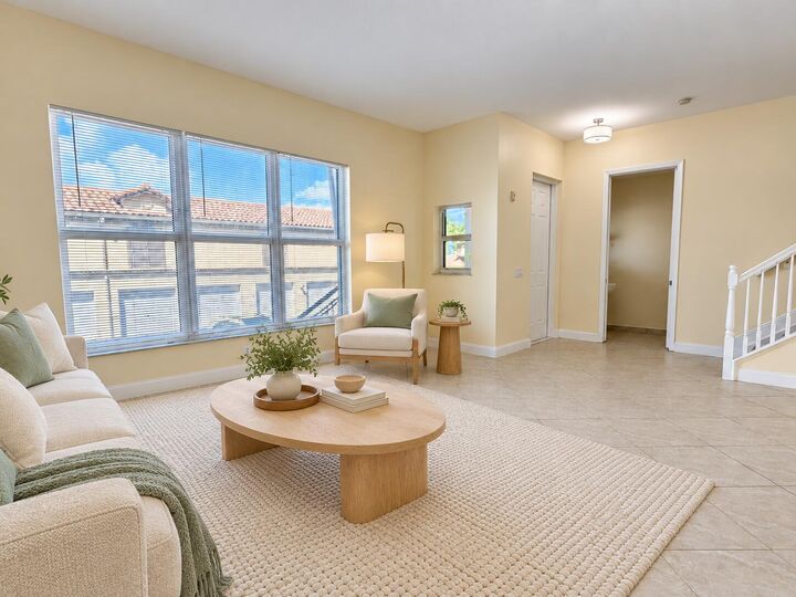 Property Photo: 2633 NE 14th Avenue 109 FL 33334