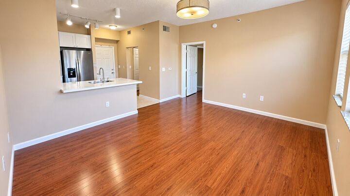 Property Photo: 533 NE 3rd Avenue 548 FL 33301