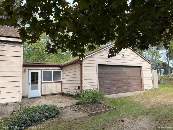 Property Photo:  2685 Melvin Avenue  MI 48307 