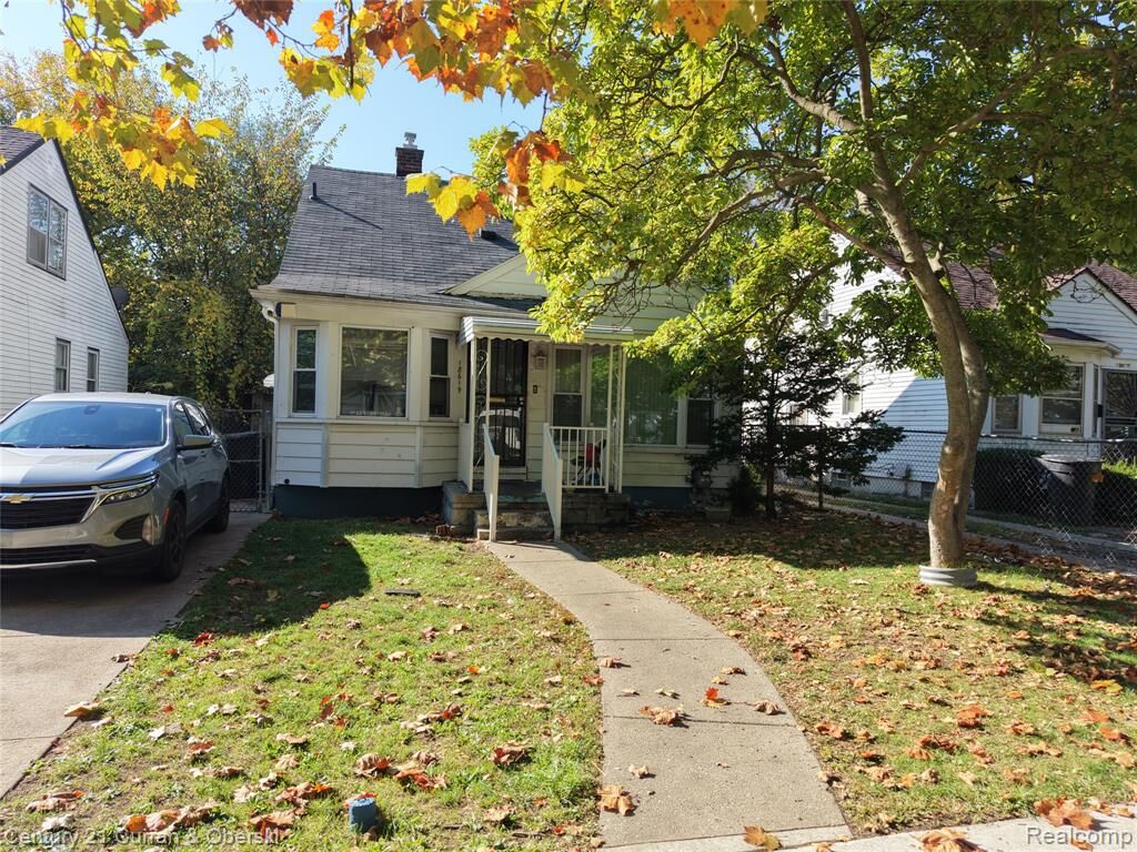 Property Photo: 18649 Gilchrist Street MI 48235