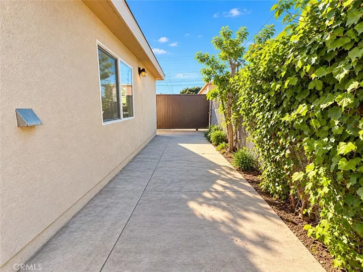 Property Photo: 6723 Makee CA 90001