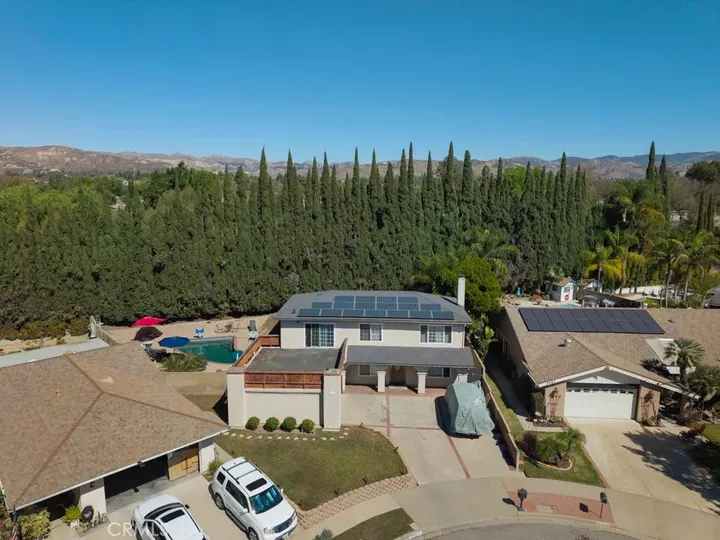 Property Photo:  2491 Castlemont Court North  CA 93063 