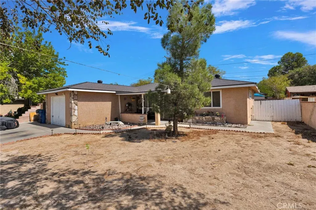 Property Photo:  45314 12th West  CA 93534 