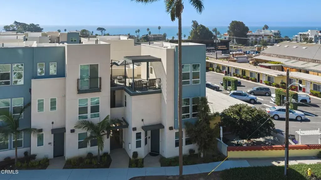 Property Photo: 1230 E Thompson Boulevard 101 CA 93001