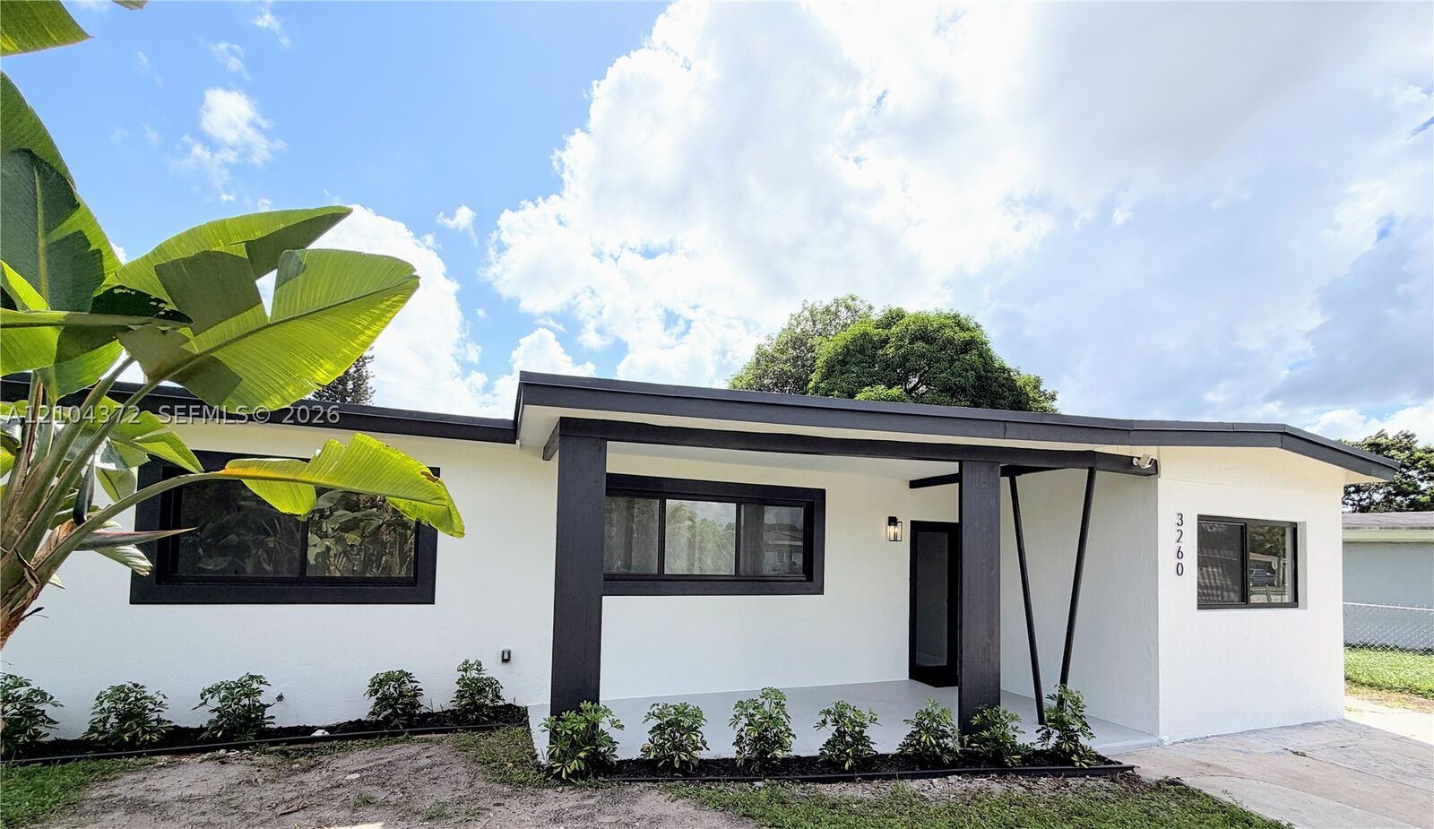 Property Photo: 3260 NW 4th St FL 33311