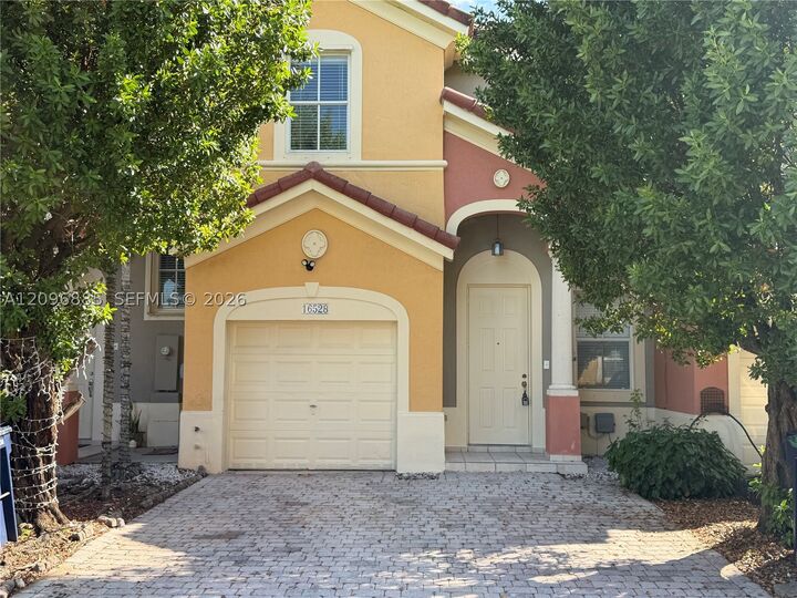 Property Photo: 16528 SW 85th Ln FL 33193