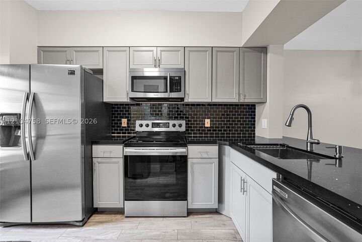 Property Photo:  175 SW 96th Ave  FL 33324 