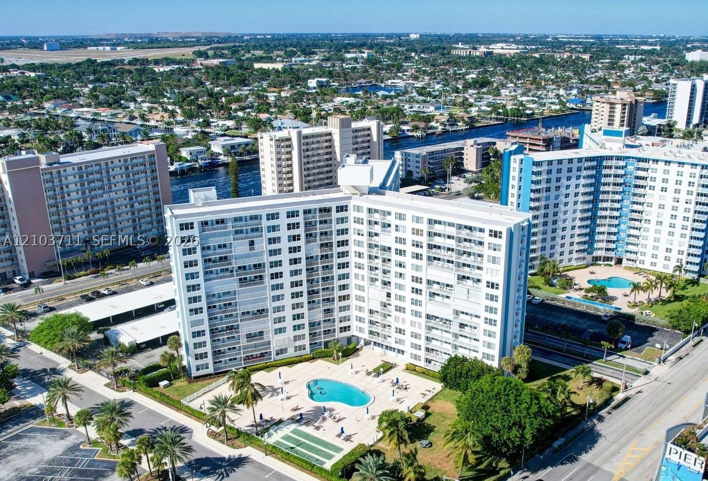 Property Photo: 201 N Ocean Blvd 904 FL 33062