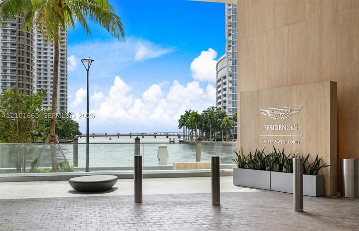 Property Photo:  300 Biscayne Boulevard Way 1205C  FL 33131 