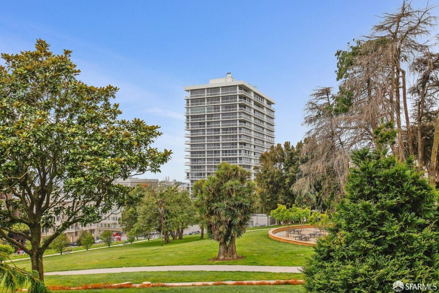 Property Photo:  2200 Sacramento Street 207  CA 94115 