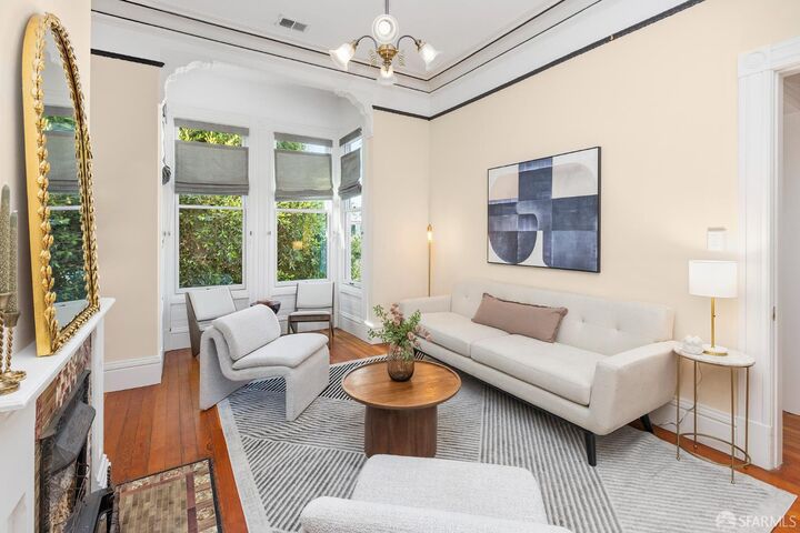 Property Photo:  279 Bartlett Street  CA 94110 
