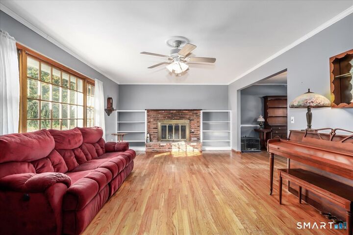 Property Photo:  9 Kendall Terrace East  CT 06811 