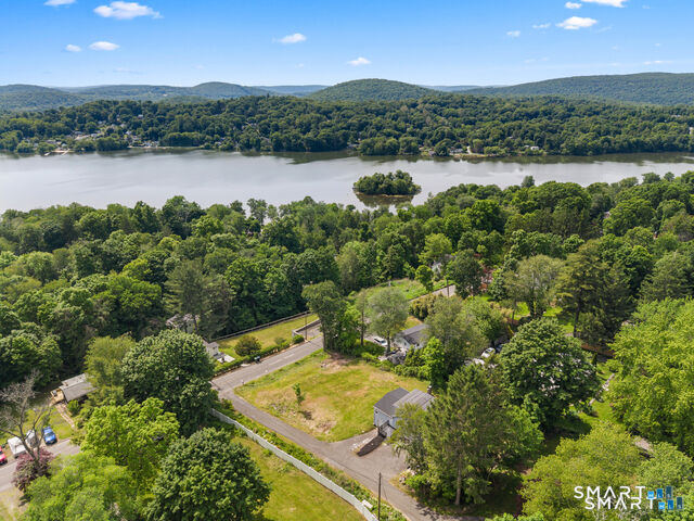 Property Photo:  20 Fulton Drive  CT 06812 