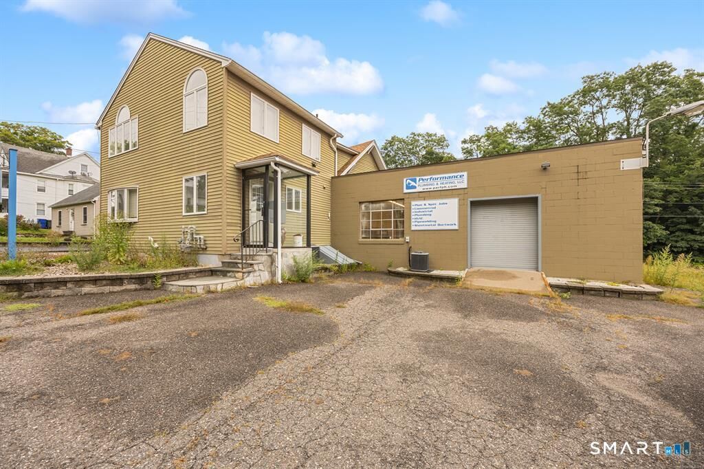 Property Photo:  400 Riverside Avenue Office Space  CT 06790 