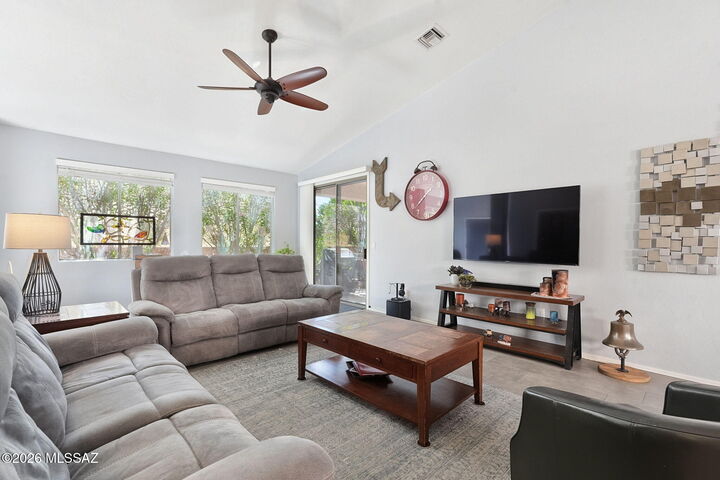 Property Photo: 11141 N Sand Pointe Drive AZ 85737