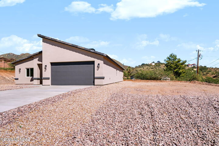 Property Photo:  1330 Ginger Court  AZ 85648 