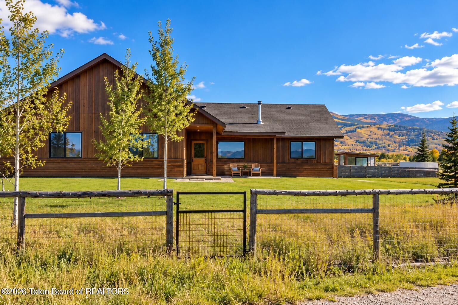Property Photo:  1611 Harvest Lane  ID 83422 