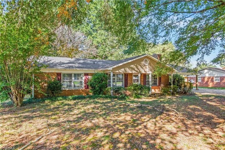 Property Photo:  466 Pine Forest Drive  NC 27284 