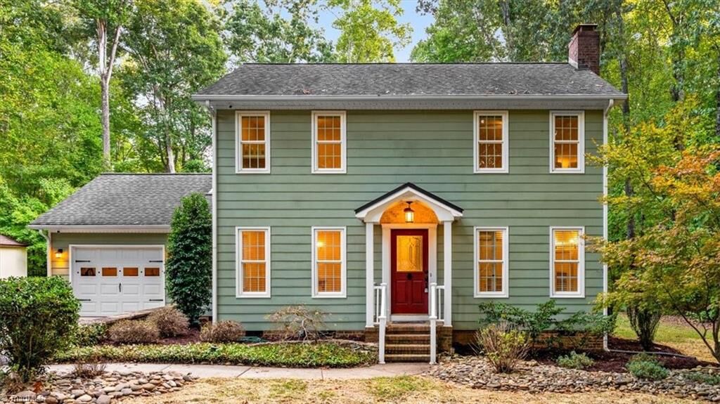 Property Photo: 2717 Oak Hollow Drive NC 27205