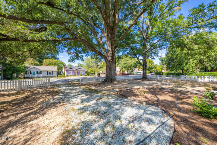 Property Photo:  2526 N Roxboro Street  NC 27704 