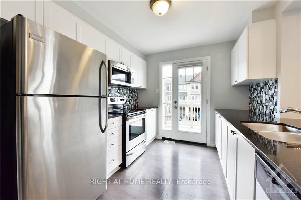 Property Photo:  128 Grenadine Street  ON K2S 0P1 