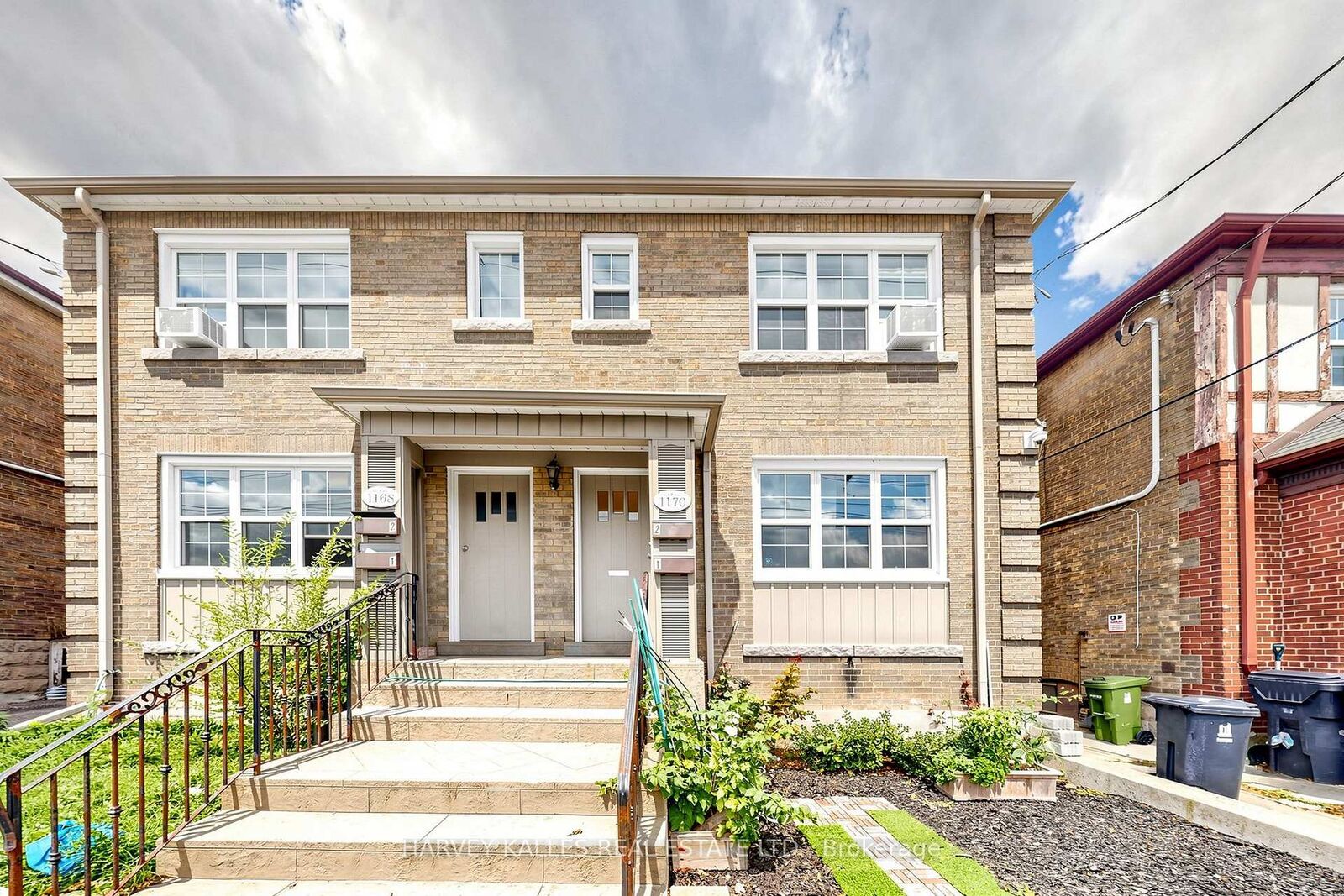 Property Photo:  1170 Avenue Road 2  ON M5N 2E8 