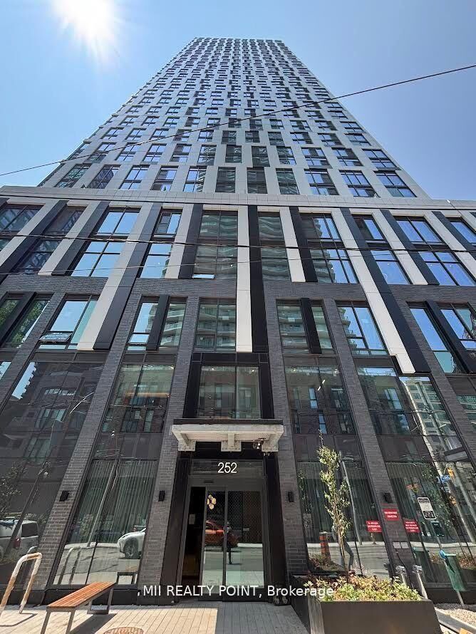 Property Photo:  252 Church Street Ph12  ON M5B 0G9 