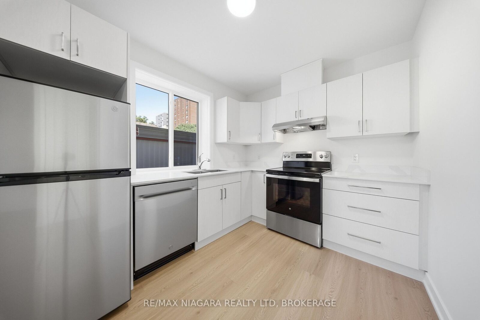 Property Photo:  140 Church Street 103  ON L2R 3E4 
