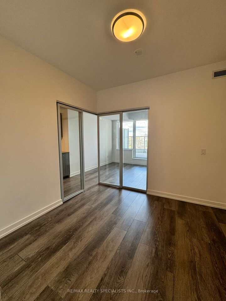 Property Photo: 15 Wellington Street 405 ON N2G 0E4