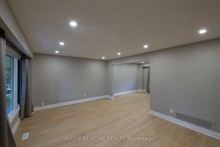 Property Photo: 83 Anstead Crescent ON L1S 3X4