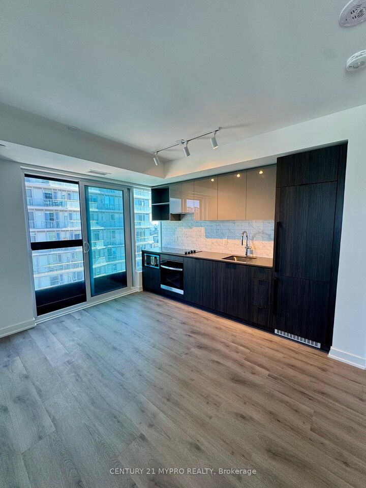 Property Photo: 252 Church Street 4506 ON M5B 0E6