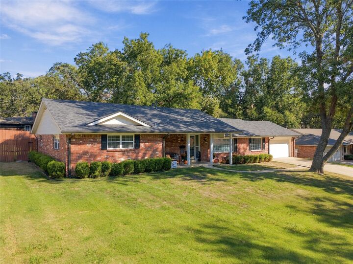 Property Photo: 1352 Evergreen Drive OK 74006