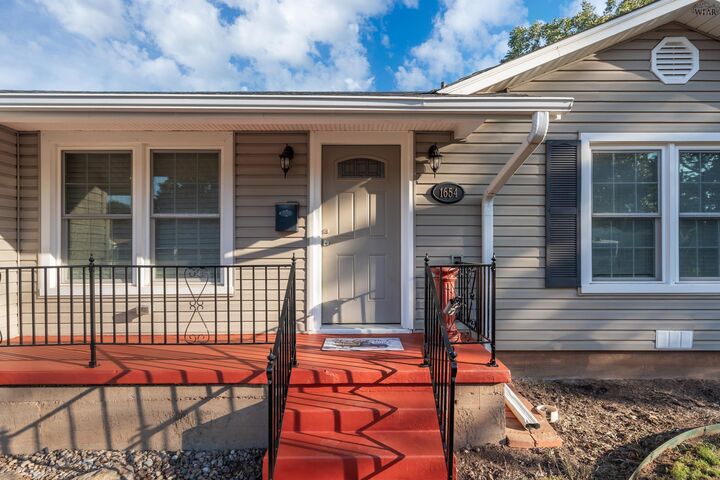 Property Photo: 1654 Dayton Avenue TX 76301