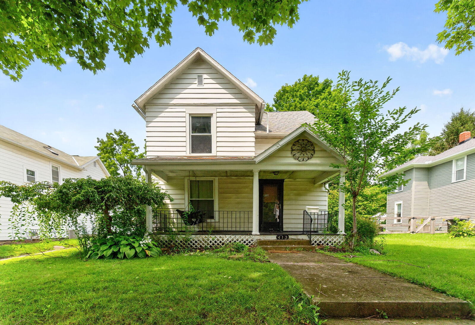 Property Photo: 413 E Brown Avenue OH 43311