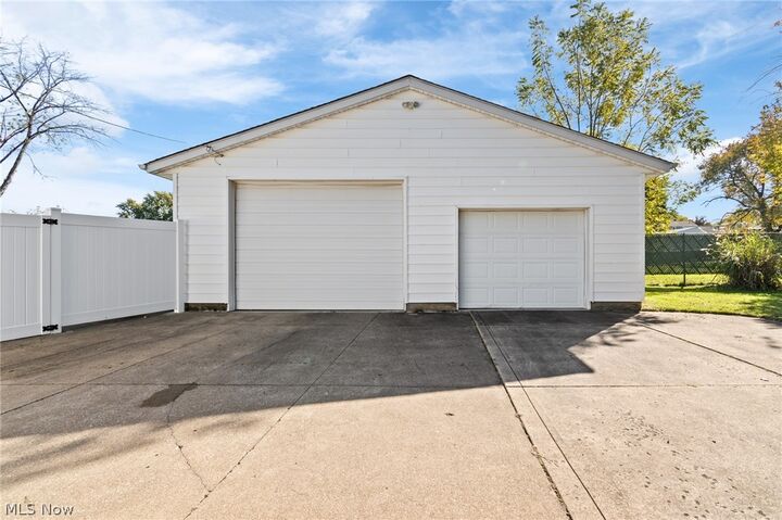 Property Photo: 664 Scott Place NW OH 44647