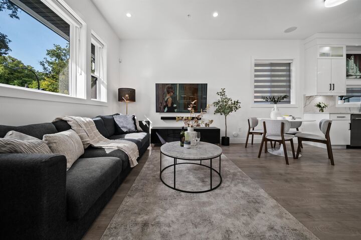 Photo de la propriété:  1131 E 23rd Avenue  BC V5V 1Y8 