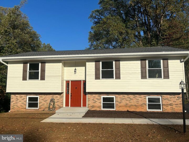 Property Photo: 11825 Cornwell Drive VA 20112