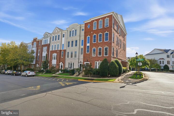 Property Photo:  14718 Potomac Branch Drive  VA 22191 