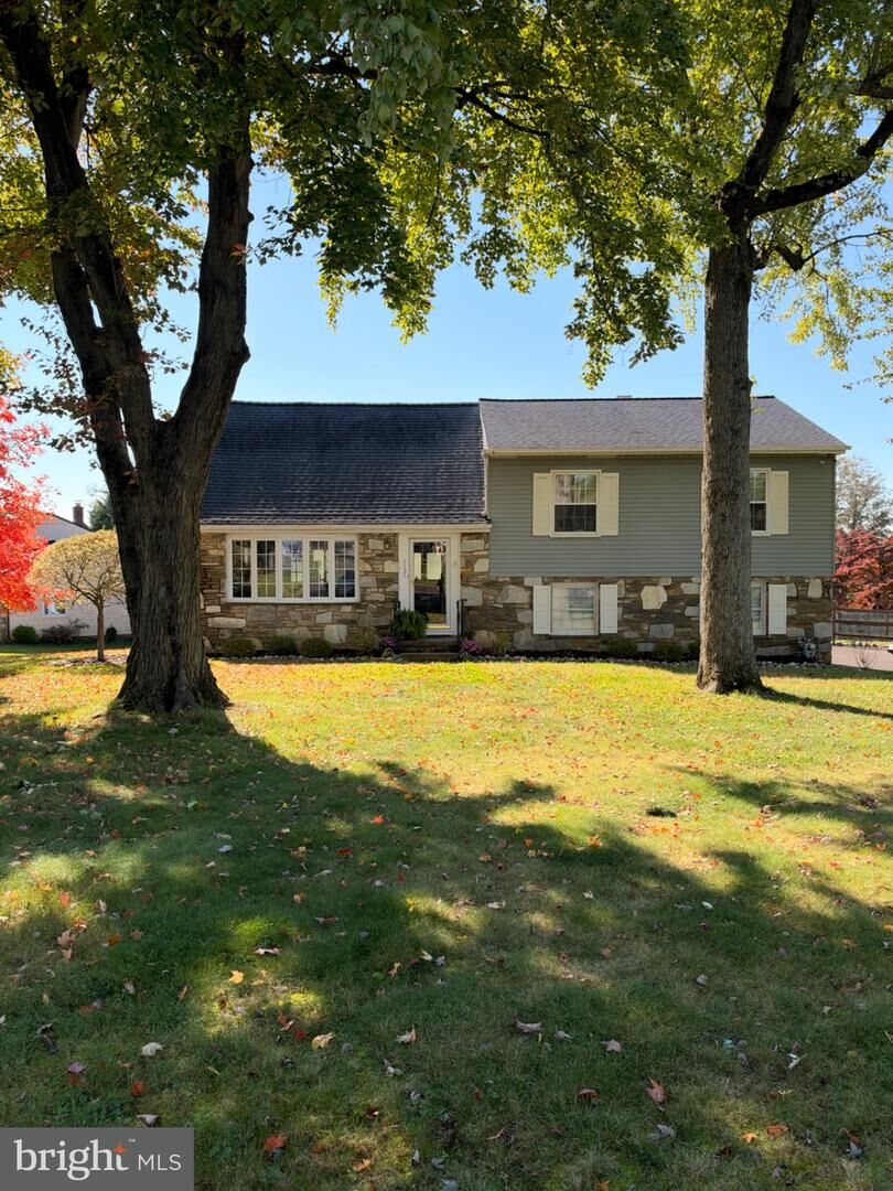 Property Photo: 1131 Tomlinson Road PA 18966