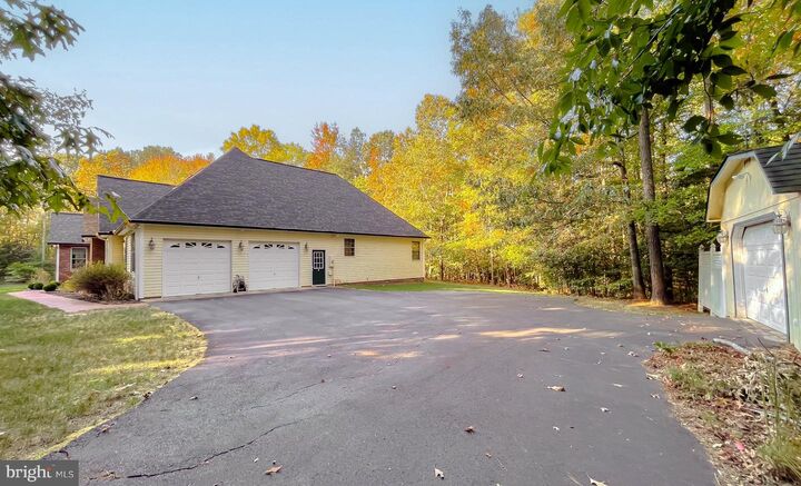 Property Photo: 47595 Brookstone Way MD 20653