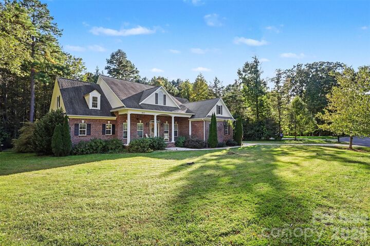 Property Photo: 8611 Kerns Meadow Lane NC 28078