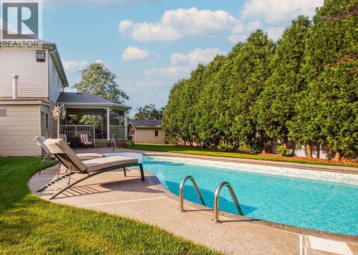 Property Photo:  128 Pheasant Run Drive  ON N8L 0Z7 