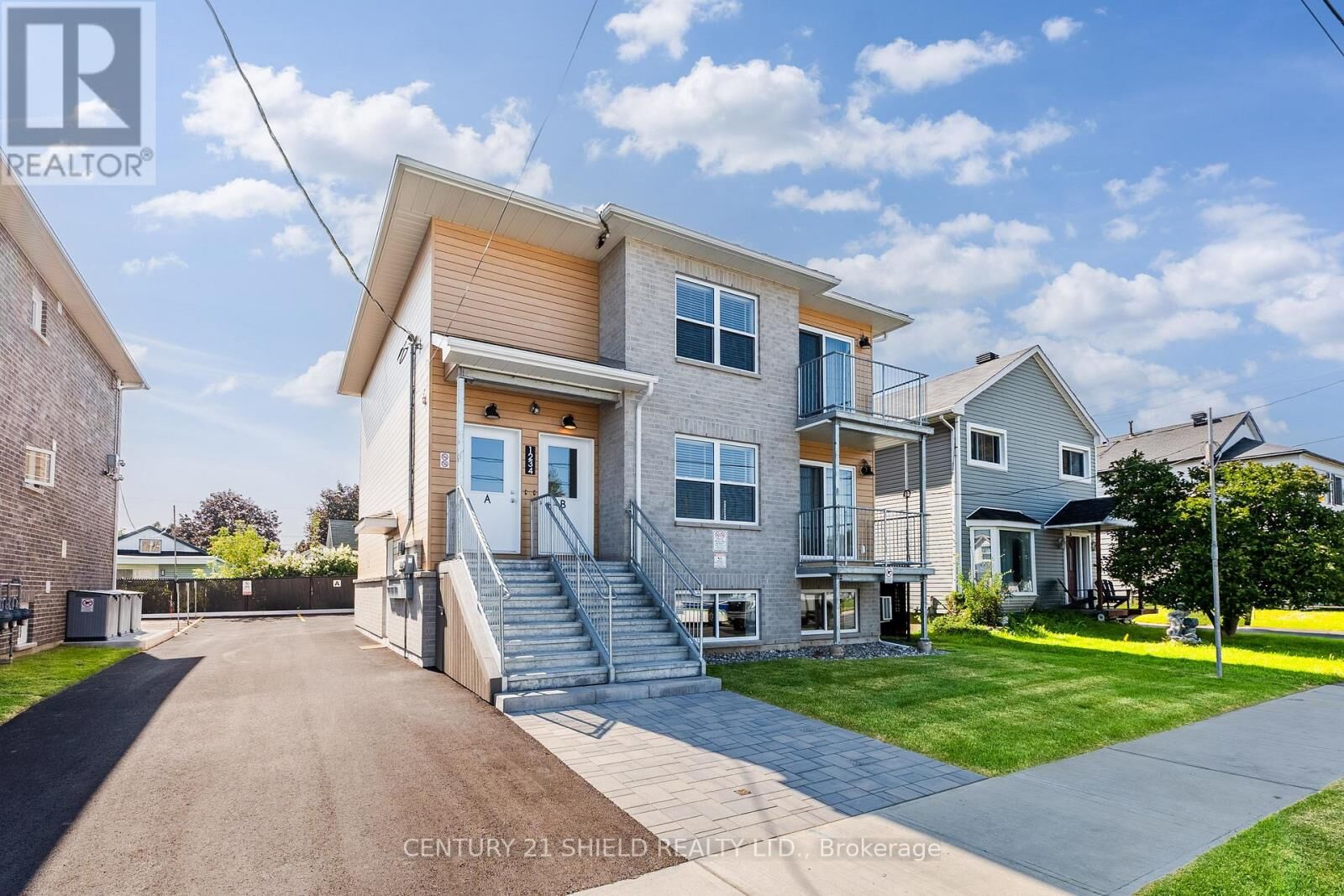 Property Photo:  1234 Cumberland Street B  ON K6J 4K5 