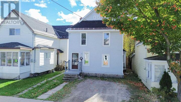 Property Photo:  182 Dennis St  ON P6A 2X3 