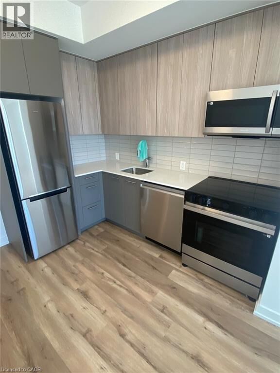 Property Photo:  30 Francis Street South 2401  ON N2G 0B5 